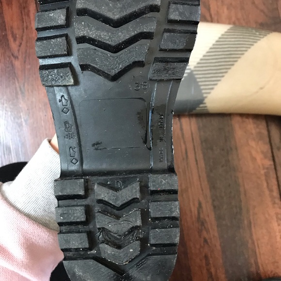 Burberry large check rain boots - Picture 3 of 4